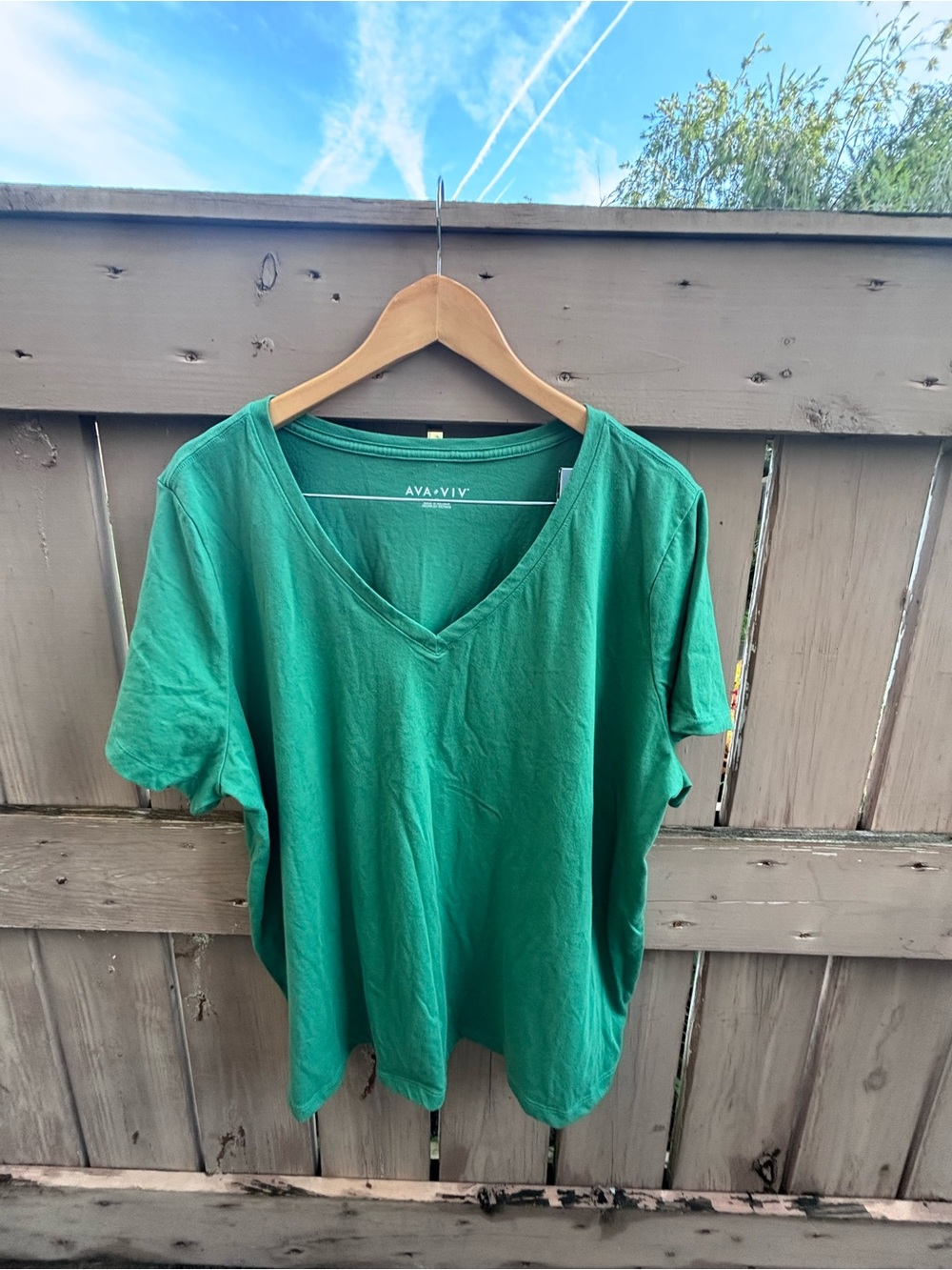 Ava & Viv Bright Green V-Neck Short Sleeve Tee